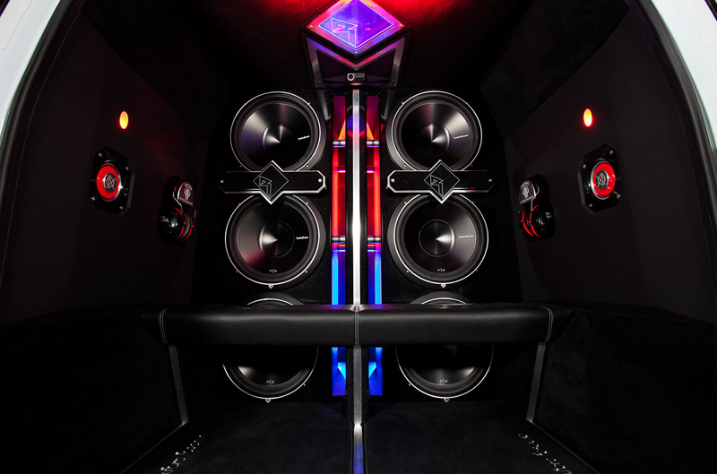 Illustration for article titled This Rolling Speaker Is The Loudest Car You'll Ever Hear